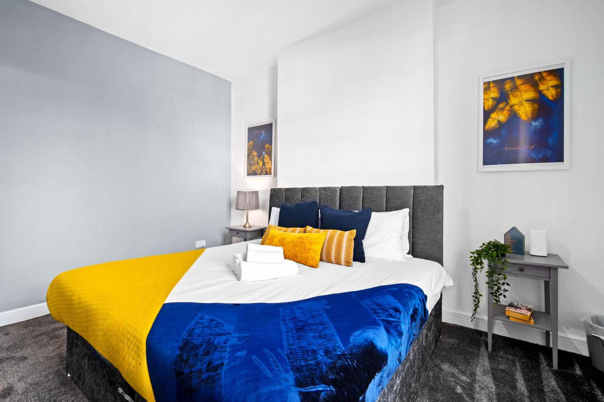 Large Modern Apartment - High-Speed Wifi - Netflix - Street Parking 3Br Birmingham Eksteriør bilde